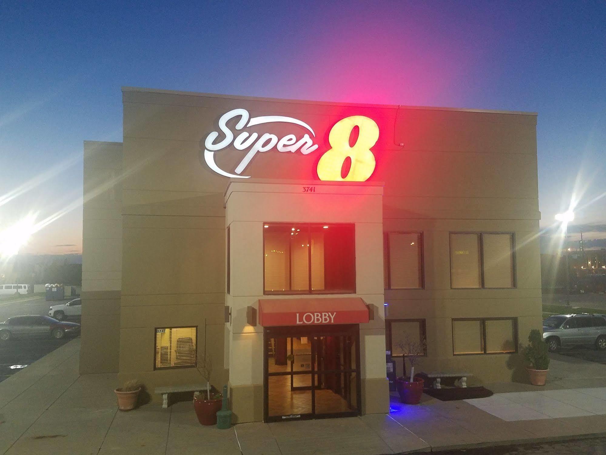 Super 8 By Wyndham Wichita North Hotel Exterior foto